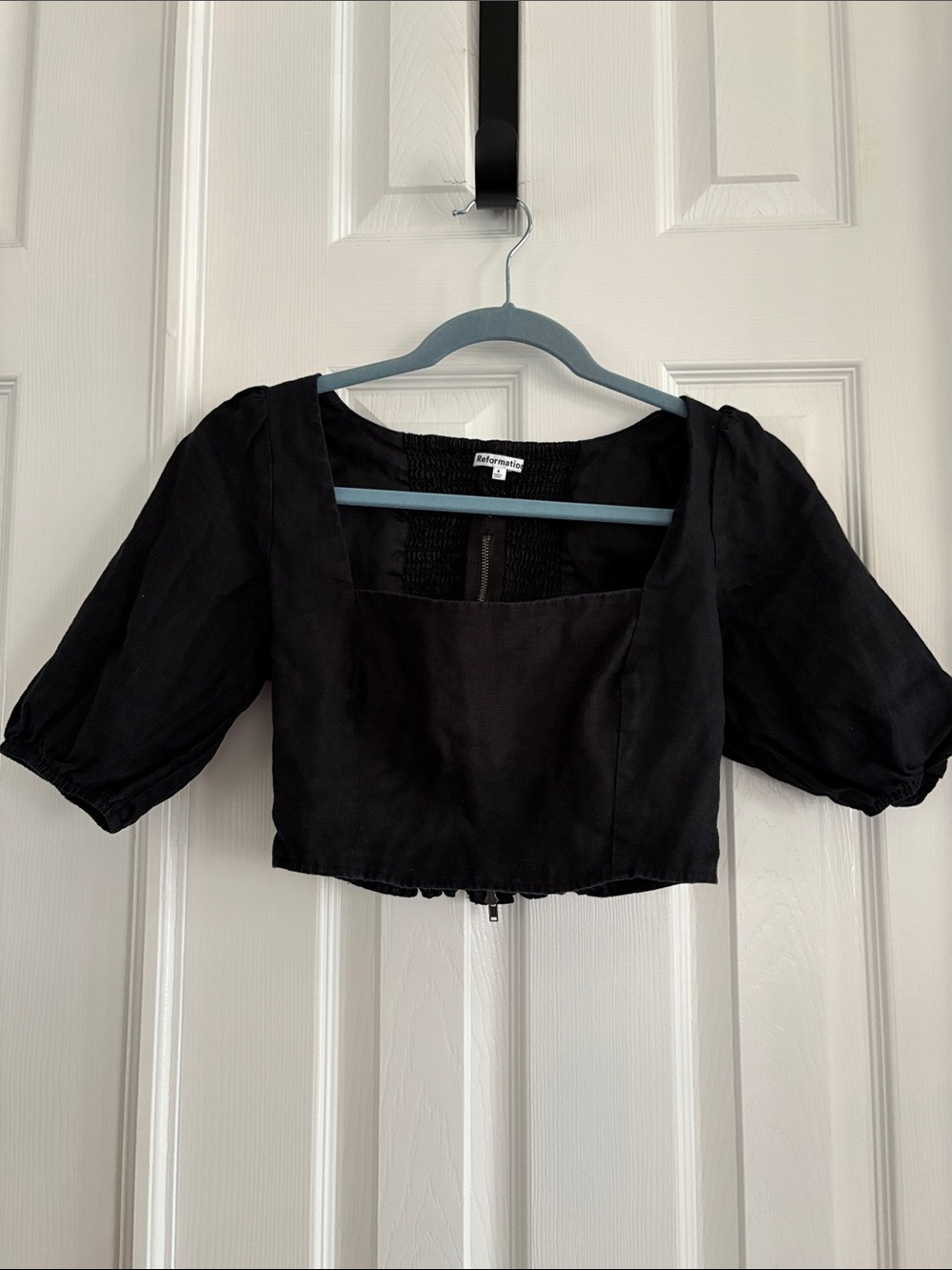 Reformation black puff sleeve 100% linen cropped short sleeve top Women’s size 4